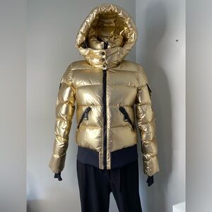 SAM New York Womans Bungalow Down Puffer Jacket Coat Size M Gold Hooded NWT